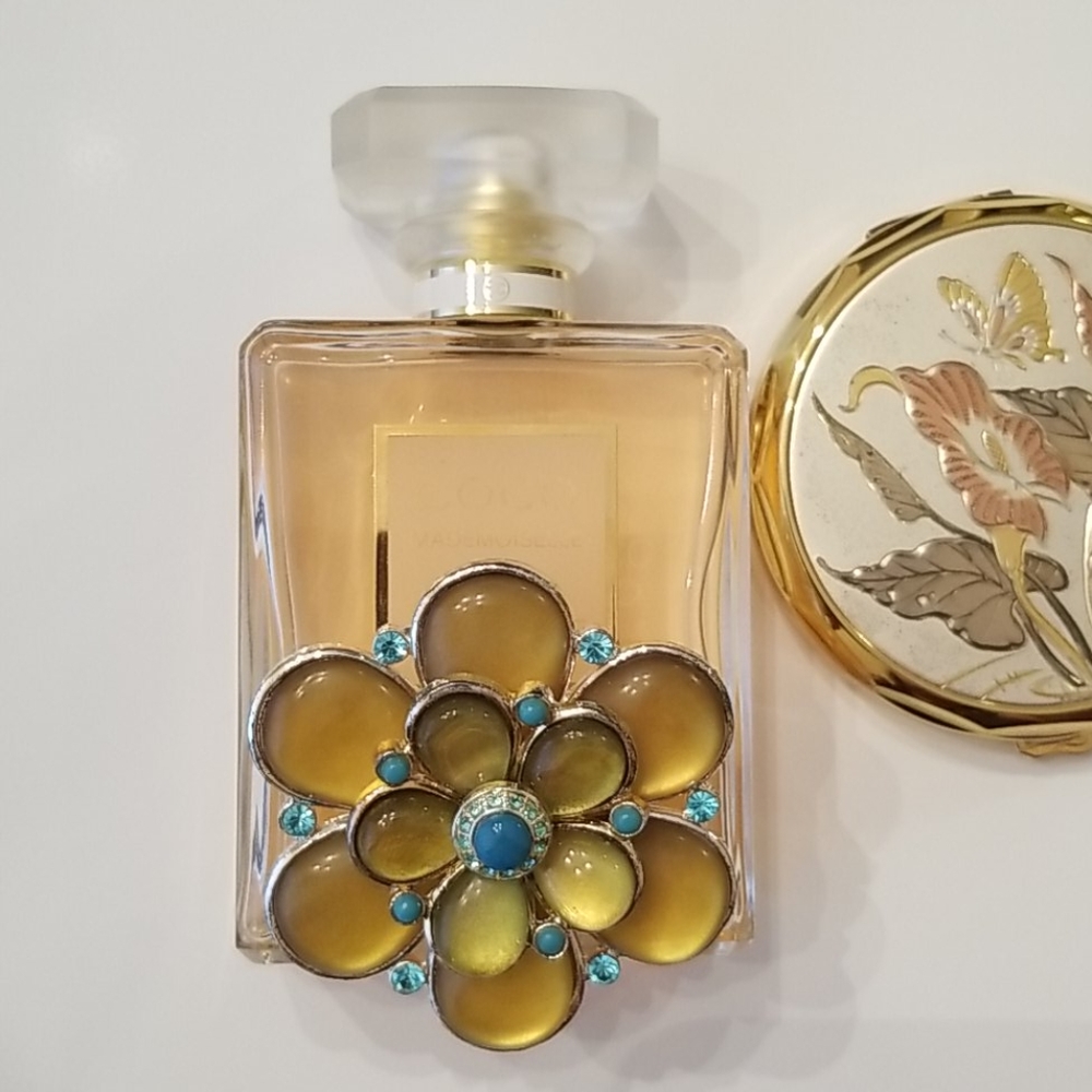 Vintage Flower Brooch/Pin